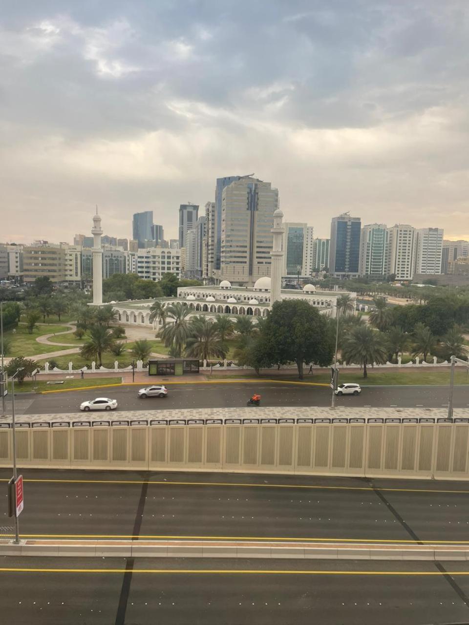 Heart Of Abu Dhabi - Wonder Balcony Room Exterior photo